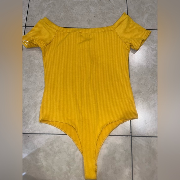 Women's Yellow Ribbed Top - Picture 3 of 4